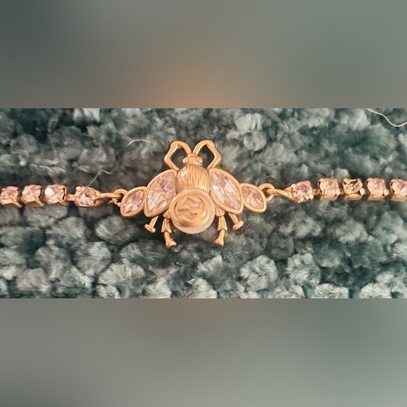 COPY - Gorgeous Authentic Gucci GG pearl bee rhinestone link bracelet - Picture 3 of 7
